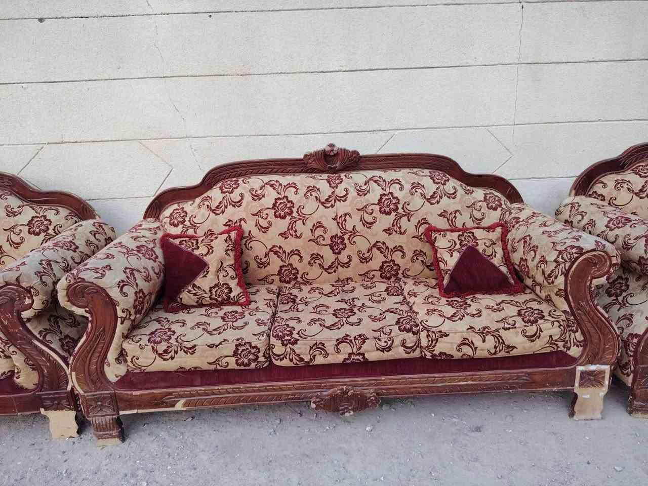 سلام عليكم غنفات للبيع 4 قطع انضاف سعر 225 وبيهن مجال المكان خور الزبير‏‪***********‬‏

