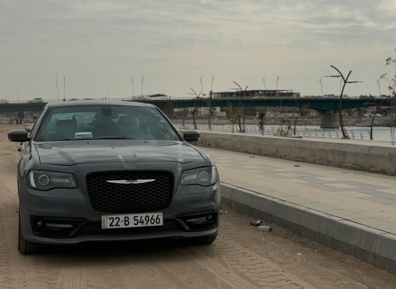 السلام عليكم 

(اوباما S )2017 اصل 

فول مواصفات

لون    سمنتي 

حادث جاملغ أمامي الايمن والايسر خشوم الجاملغات وبنيد مستبدل 

بيه صبغ باب السايق والباب الخلفي اثر خدوش 

شي بسيط

 والباقي مكفول / 

رقم اربيل السنويه جديده / تحويل . مباشر 

موصفاتها فوول/ داخل اسود

——————- 

فور ويل ملغي حاليا تو ويل 

كشنات خزن

كشنات جلد تدفه

فتحت سقف بنوراما

تحكم ستيرين جهتين

كير ماوس

تخم تاير جديد .

تشغيل عن بعد 

شاشه كبيره 

مكينه كير بلاد ما محطوط عليه سبانه شرط 

سياره جاهزه ما بيه اي نقص 

مكان السياره / ذي قار شطره

 

رقم الهاتف / ***********

رقم هاتف.     ‭٠٧٧٦ ٥٠٢ ٠١٠٠‬

السعر $$225وبيه مجال
