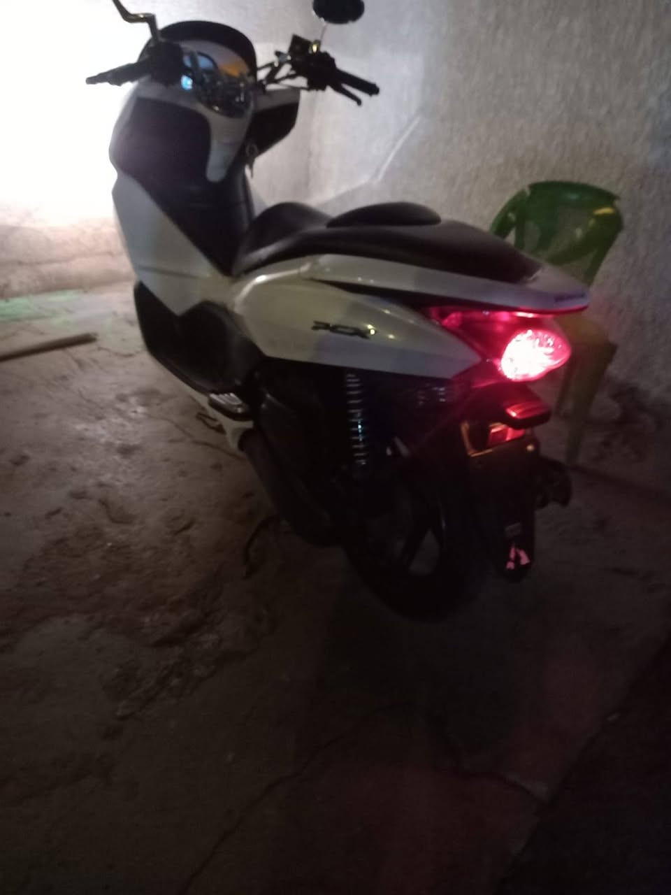 شباب بيسي اكس جيل الاول مكفولة كفالة عامة  السعر 1650 السعر ***********
العنوان بغداد الشعله
