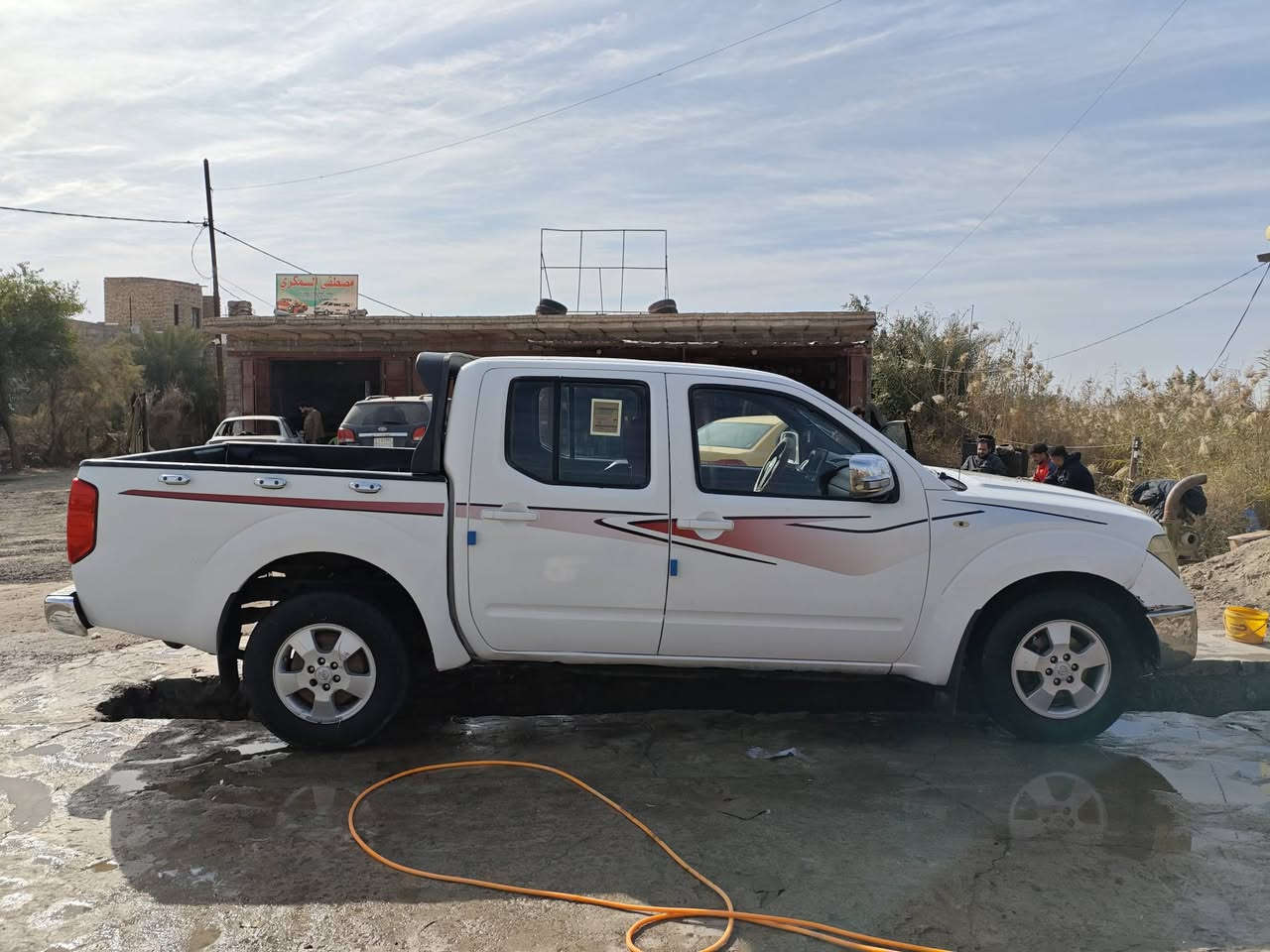 سلام عليكم نيسان نيفاره اللبيع موديل 13 رقم بصره سنويه 30 تبريد شغال عنوان ذي قار سوق شيوخ محور فيفتي كير وتماتيك تحويل ثاني يوم تصال ***********.   ***********
