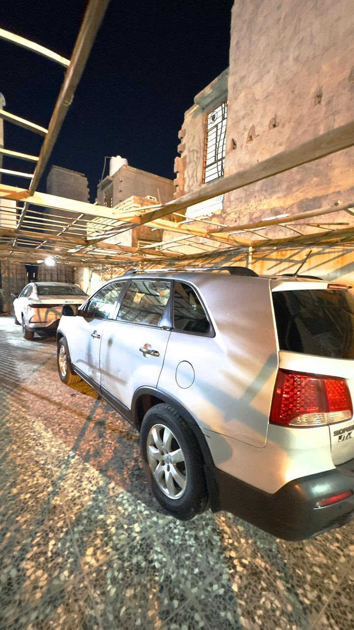 سلام عليكم
كيا سورنتو موديل 2012
7راكب وارد امريكي 
4سلندر محرك دوش 
حادثها باب الصدر والوره 
مبدلات بلاد من امريكا 
بيها طخ طخات تاخذها سونار فحص 
ترايك وين ميعجبك 
رقم دولي 
سنوية جديدة ثاني يوم تحويل 
سعرها 130
***********
