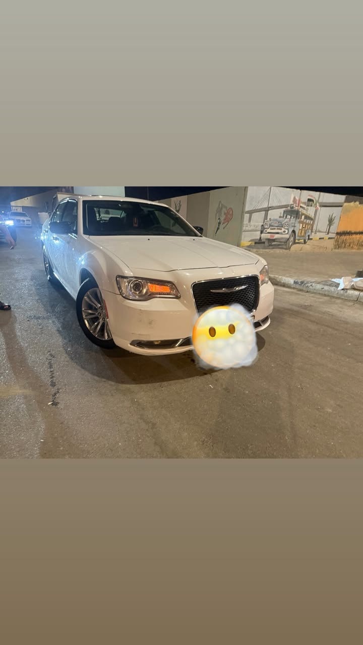 السلام عليكم 
للبيع اوباما بلاتينيوم C300
موديل 2018
رقم شمالي اربيل 
ماشيه 150كم 
السياره كفاله عامه 
كير ومكينه وبدي كفاله 
تخم تاير جديد 
حداديه امامي خلفي 
ملاحظه 🚥السياره استخدام شخصي 
مواصفات C
كشنات جلد 
شاشه كبيره كاربلي 
تدفئه كشنات
كامره خلفيه دواره 
تحكم استيرن 
سستم سماعات 
سقف بنورامه فتحتين 
وبعد بيها اهواي مواصفات 
السياره كلش حلوه على ايدي كفاله عامه 
السعر 275 وبيها مجال حق الجيه 
مكان السياره البصره المعقل 
الهاتف ***********

واتساب واتصال
