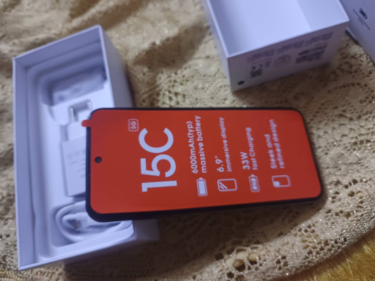 سلام عليكم مبايل للبيع 
ريدمي سي 15 
ذاكره 256
الرام 16
كامل ملحقاته 
مبايل جديد ما مستخدم نهائي فتحته من الكارتون علمود اصوره 
***********
سعره 150 وبي مجال شي قليل
