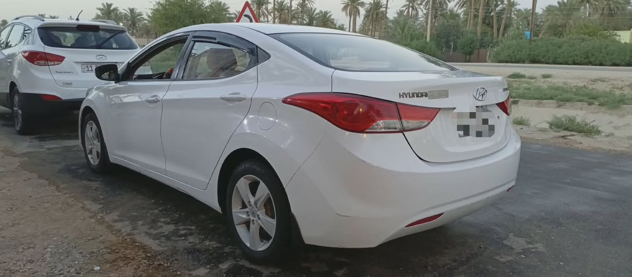 السلام عليكم ورحمة سياره الانترا موديل 2014خليجي مكينه كير حداديه كفاله كشر كفاله عده بارد قليل  بصيط موضح بل صوره غير تخم تاير جديد السياره جديده رقم اربيل قديم السعر 108وبيه مجال قليل رقم الهاتف ***********
