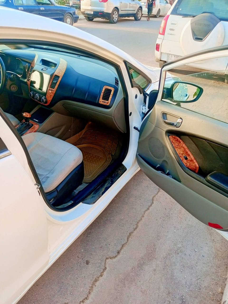 سيراتو  خليجي 1600 موديل 14 بسمي
ناصريه مركز   
***********
