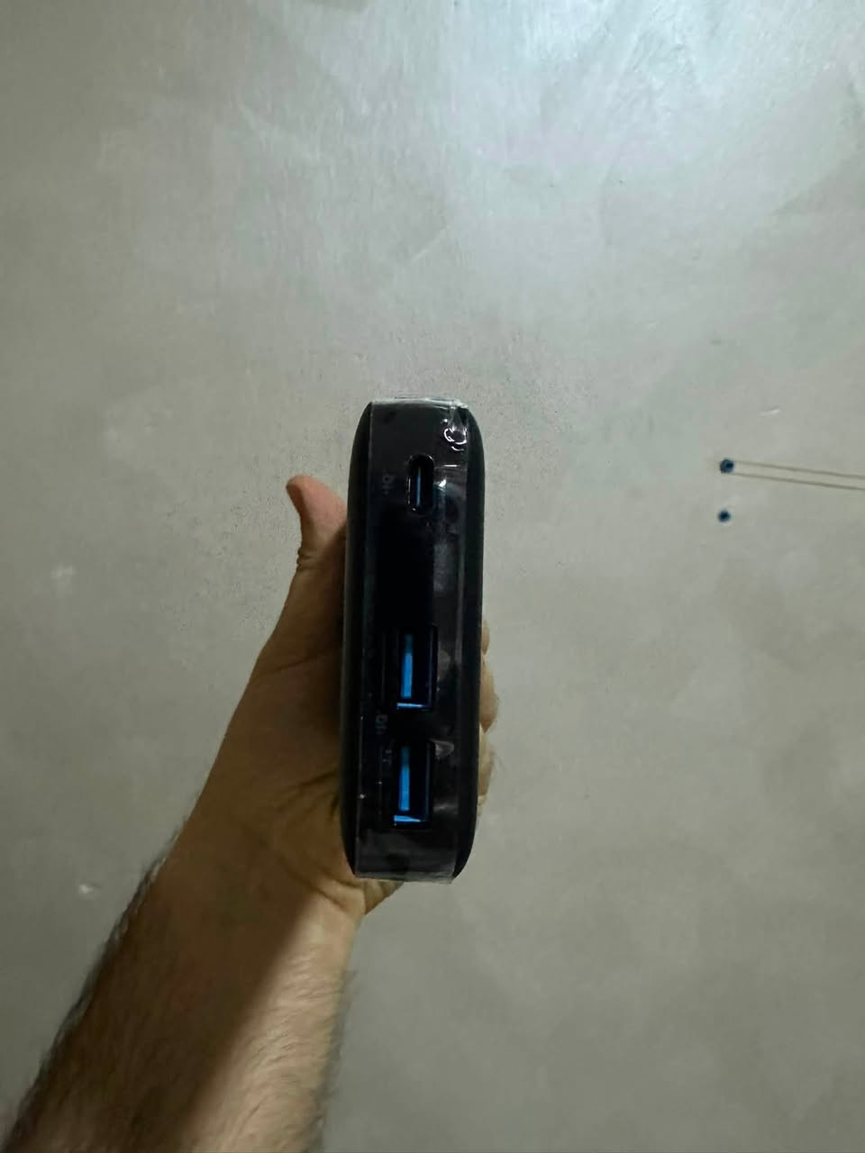 السلام عليكم
بور بنك 20000 mAh 
شركة anker اصلي 100%
السعر 45 بيها مجال جداً بسيط
***********

