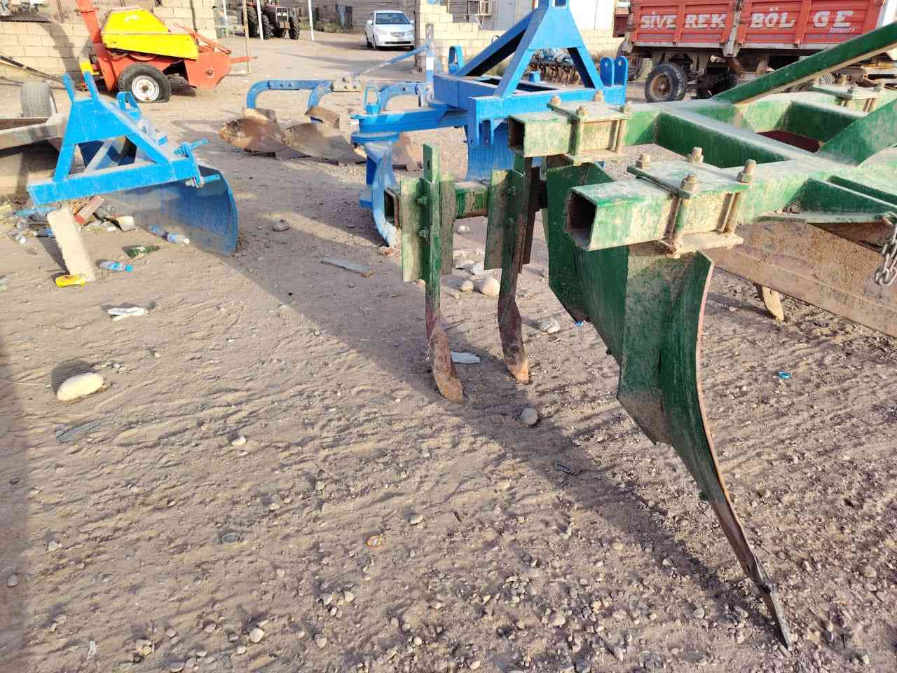 للبيع كافة أنواع الأليات الزراعية العنوان ديالى ناحية العظيم 
***********
