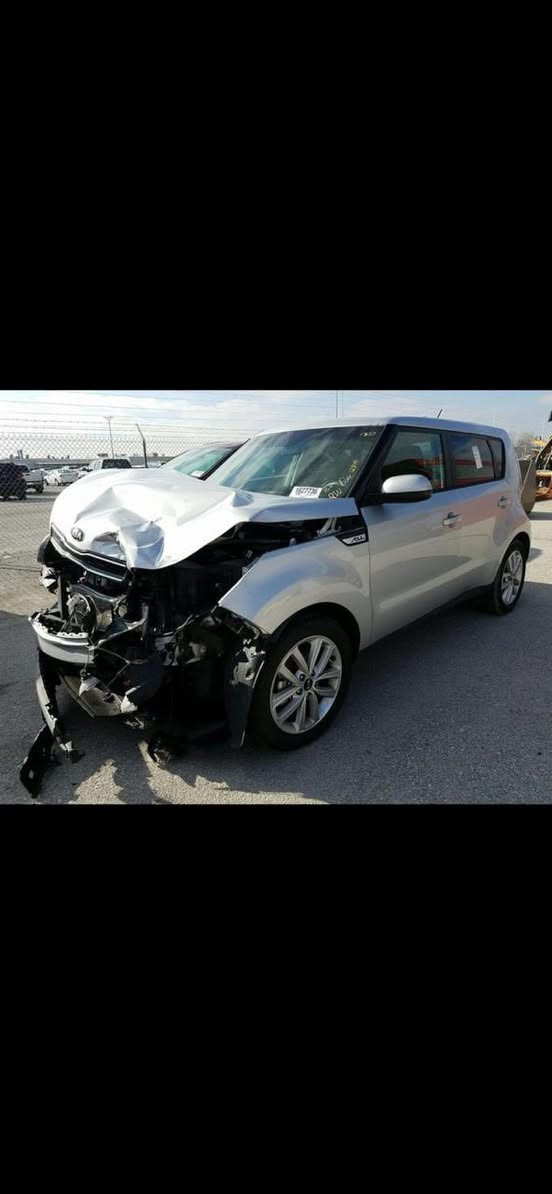 سلام عليكم كيه صول موديل 2018 سيره جديده حادثهه بل صور تبديل  قطعه وحده نفس اللون رقم شمالي تحويل او كاله السعر 115 $ وبيهه مجال بصيط الستفسار ***********
