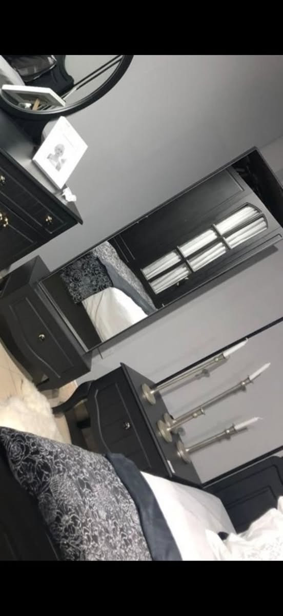 اغراض بيت للبيع نظيفه جداً للاستفسار الاتصال على الرقم *********** بي واتساب
