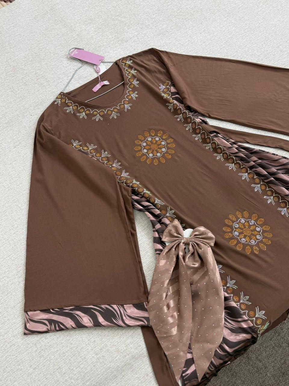 تصوير زبونتي كلبيات كشمير كوباي مطاط الاصلي مطعم بستن / السعر 175/ القياس XL 2XL 3XL
https://t.me/Rooo_storesk.


**إذا كنت صاحب هذا الإعلان وتريد حذفه لأي سبب، رجاءا أرسل رسالة إلى الدعم الفني**