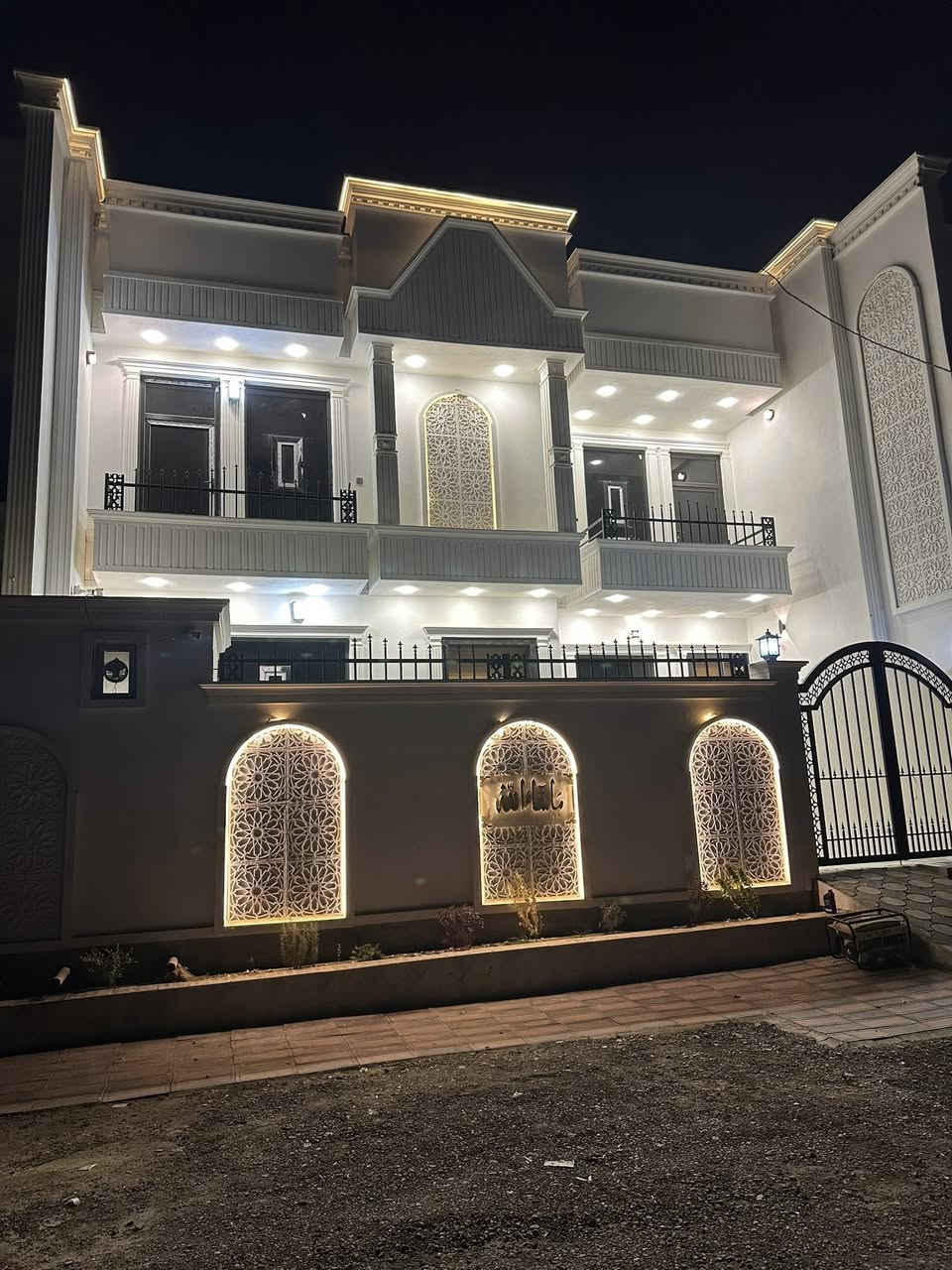 ((بسم الله الرحمن الرحيم))
🏡          🏚 

#بيت_للبيع         

🔴في الجغيفي ثانيه

🔴 كاع بيت نايل 

✅المساحة 220
 
مكون من 5غرف نوم
 صالات2
ومطبخ 
واستقبال 
حمام عدد2
مناور عدد 2

 🛣 الشارع 🛣🛤 : 10

🗒📑⚖️ نوع الملك : طابو زراعي صرف علمن عند الشراء تدخل مباشرتا بل سند المشترك الطابو لصرف الازراعي

💸💰 السعر  💰💸: 200🔴

للاستفسار : مراجعة 
🥇 مكتب الدليمي 🥇
🩸📍العنوان الجغيفي _نهايت سياج المقبرة على السايد الايمن.                         
                                     
            📱📲  للاتصال :  ميثم*********** 📞☎️

#عقارات_الفلوجة #عقار_للبيع #عقارات_الانبار #عقارات_العراق  #العقار #عقار
#العقار_للبيع #للبيع #بيع #بيت #بيوت #قطعة #قطع
#ارض
