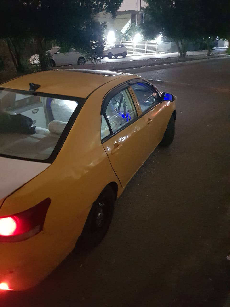 سلام عليكم للبيع بي واي دي جي ثري
موديل 2013 بسمي مصفره خط وبحث وهيئه وغرامه تحويل مباشر 
 مكينه كير اتو بلاديه خير من الله 
تكمها شواصي الغود حوضها نضيف وبدون ضرر بيه تكحيل بالكشر اثر شخوط 
تدفئه شغاله 
كهربائيات كلها شغاله وبلاديه 
جام اتو يصعد وينزل سنتر لك اربع بيبان 
دوشمه  وكاعيات جدد دشبولها نضيف 
لايت عالي ناصي اصفر 
 بلوجكترات ابيض ضبابي شغال 
الاستفسار على الرقم ***********
مكاني بغداد 
السعر 45 بيها مجال للشراي
