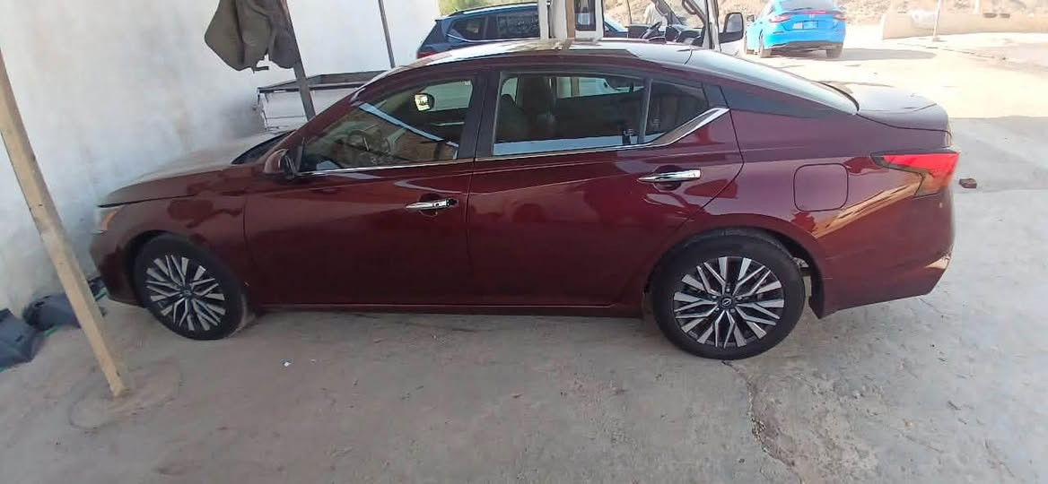 سلام عليكم
نيسان لتيما التفاصيل داخل الصور 
رقم فحص موقت 
***********
صلاح الدين سامراء
