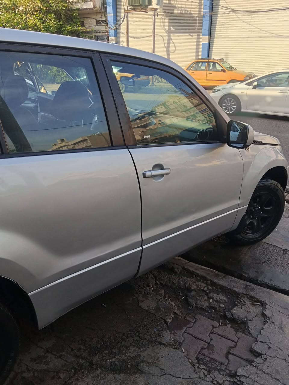 كراند فيتارة وارد امريكي رقم بغداد سنوية لغاية 2028
كير ومحرك مكفول صبغ حزام جمالية 

تبريد شغال وثلج..حدادية تحتاج فقط طبلات لو تبديل فقط بوش..

سيارة مواصفاتها معروفة..

السعر 60 ..

الاتصال *********** واتساب 

***********..@
السيارة موجودة في بغداد ..التاجي
