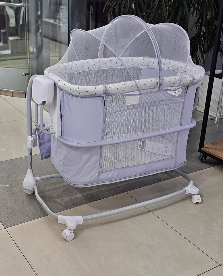 السلام عليكم 
توجد اغراض بيبي جديده مستعمله شهر واحد فقط بسعر جداً مناسب 
كرسي سياره عدد 2
 سريرkidilo عدد 2
 سرير متحرك كهربائي ماركه mustela عدد 1
كرسي طعام عدد 2 
للاستفسار التواصل على الرقم ***********
