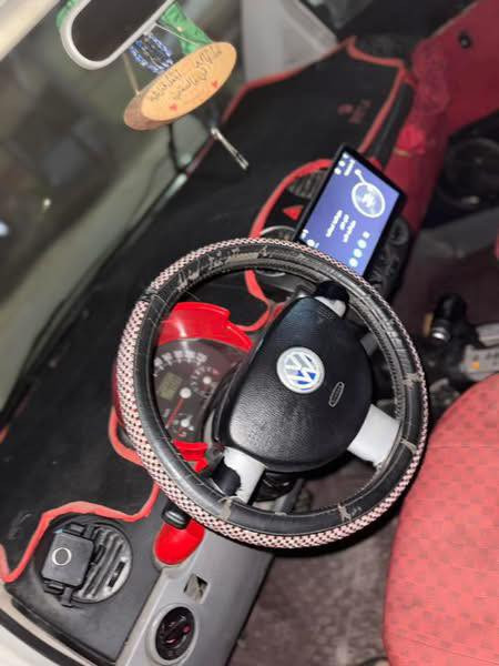 فوكس واكن بيتل سيارة نسائية نضيفة موديل ٢٠١٣ تحويل ثاني يوم السيارة نضيفه ومحركها جديد للاستفسار الاتصال ع الرقم 
***********
المكان البصره للبيع ٧٠ وبيها مجال للشراي فقط
