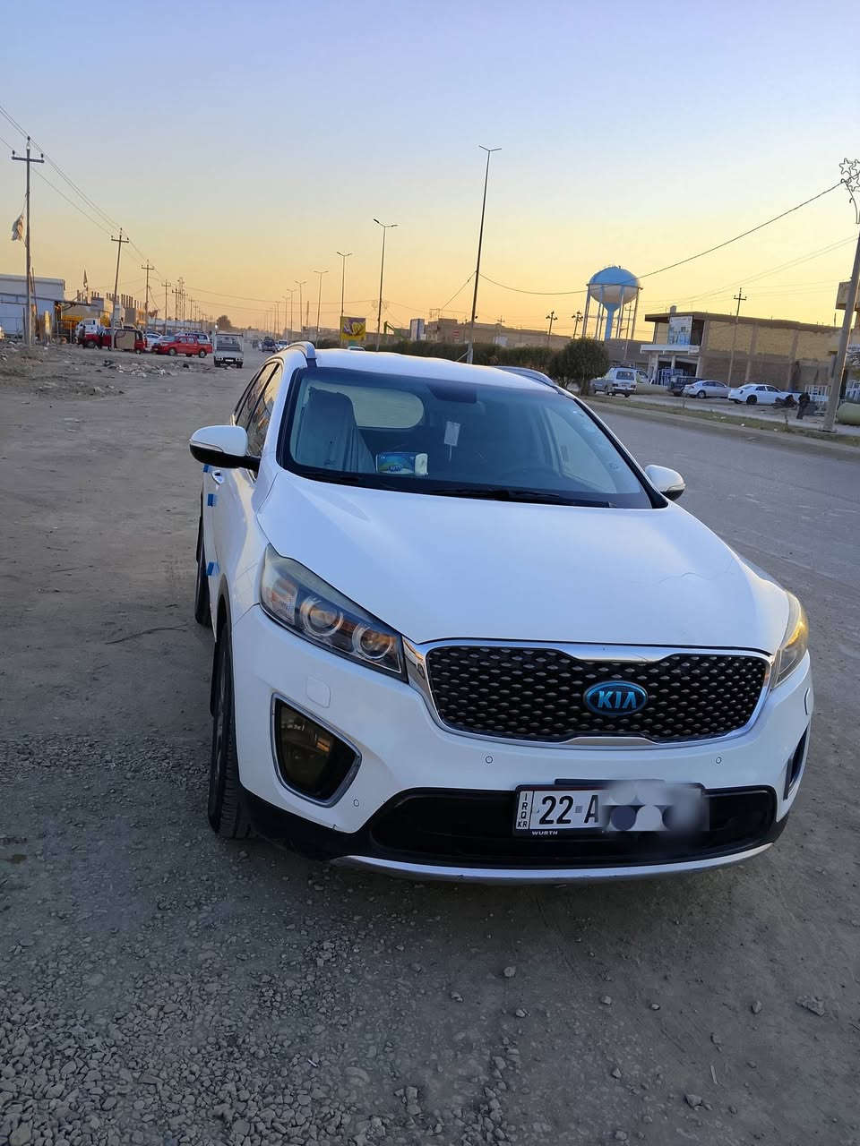 سورنتو 2016 خليجي رقم  اربيل الدولي
.فئة LX, بدون حادث
بصمه تشغيل وابواب
.لدات اماميه خلفيه
.حساسات اماميه خلفيه
.لايت زنون عالي ناصي
.محرك 6سلندر 3300
.سبعه راكب
ترحيب عند الأقتراب 
.جنطه كهرباء 
.مري شفط
إشارة ترحيب
السعر200$
*** السونار مرفق 
رقم صاحب السيارة
***********
