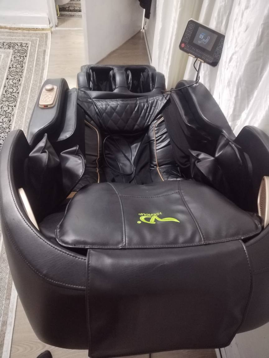 کورسی کارەبایی مەساج زۆر جوان و بێکێشە و مەزبووتە کامل مواسەفاتە ، 6 مۆدی پشت شێلانی هەیە ، بلوتوزە ، هیتەرە ، کارەبای زۆر کەمی ئەوێت ، 6وەرەقە و مەعامەلە ،  لە سلێمانی  *********** السليمانية, العراق
