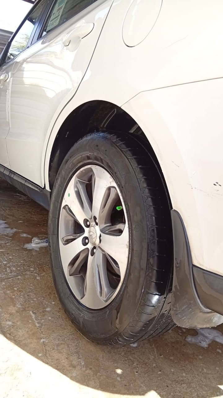 السلام عليكم سياره سنتافيه للبيع موديل 2012 سياره بدون ضربه بس بيهه صبغ بنيد او نص باب سياره جاهزه تبريد ثلج تحكم سترين محرك خير من الله حجم محرك 2400 مكان ديالى سراجق رقم الهاتف *********** سعر 145 بيه مجال او سونار موضح بل صوره
