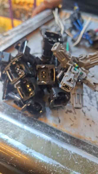 الأهرام لتجاره كهربائيات السياره جمله ومفرد العنوان الموصل صناعه البيع المباشر للتواصل واتساب ***********
