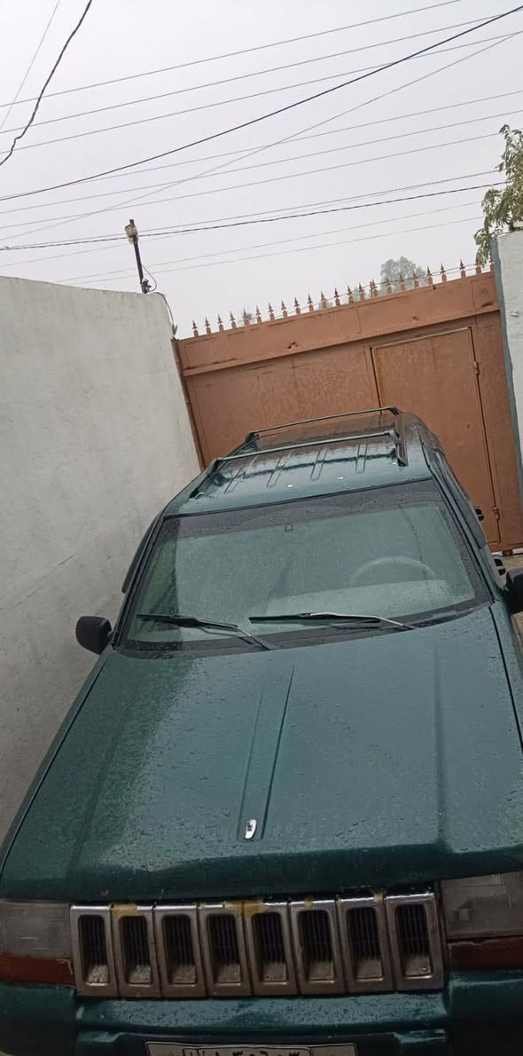 سلام عليكم جيب شيروكي. موديل 94 محرك وكير اثنين ونص. مكفول   تخم تاير. رقم صلاح دين.  الاماني. سنويه لحد 28. بيع او امراوس.  40. وبيها محال قليل.  عنوان ديالى.  ***********. واتساب
