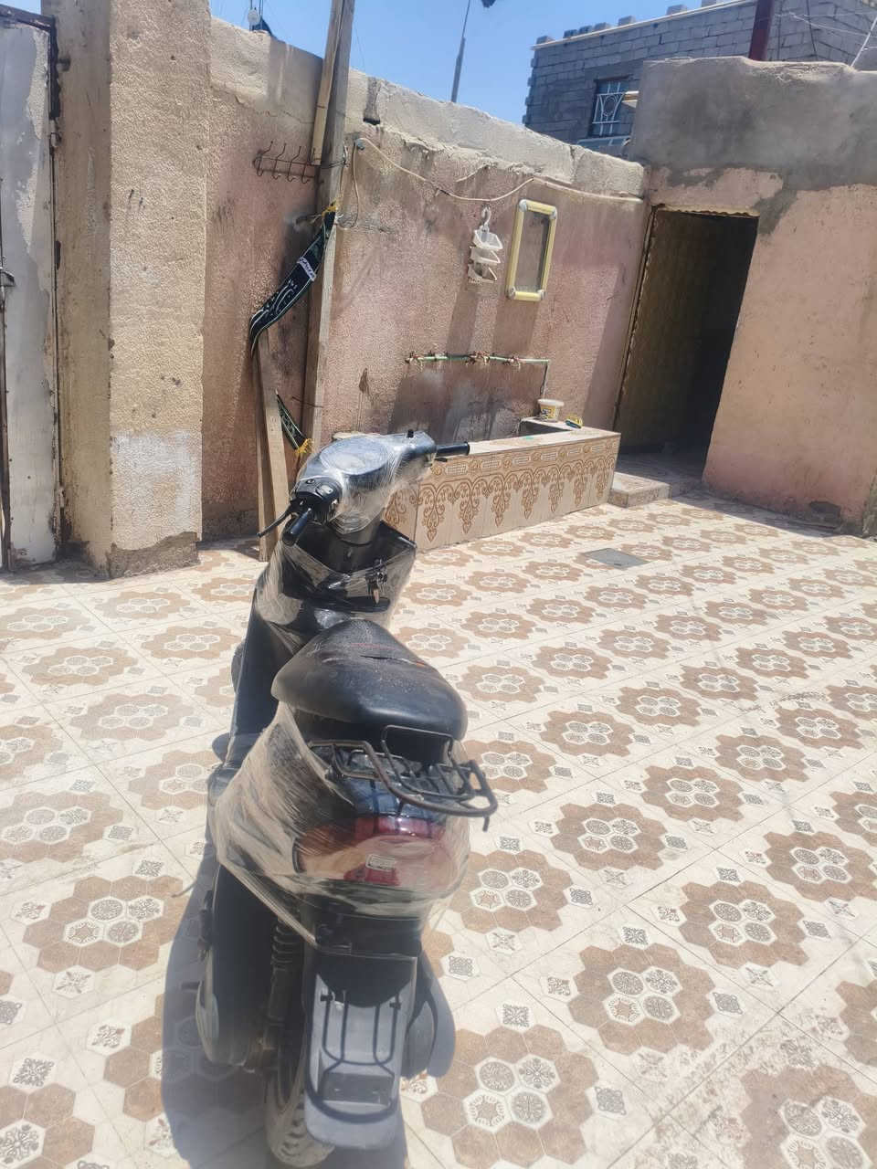 سلام عليكم دراجه ياماها تسعه زروف للبيع نضيفه دراجه كامله من كلشي نكره سلف ما نقصها شي لايت زنون ما مفتوح لمحرك ناعمه مكاني بصره ابو الخصيب لعوجه قرب مستشفى الصيني سعرها 325وبيها مجال للشراي راسل وأتساب ***********
