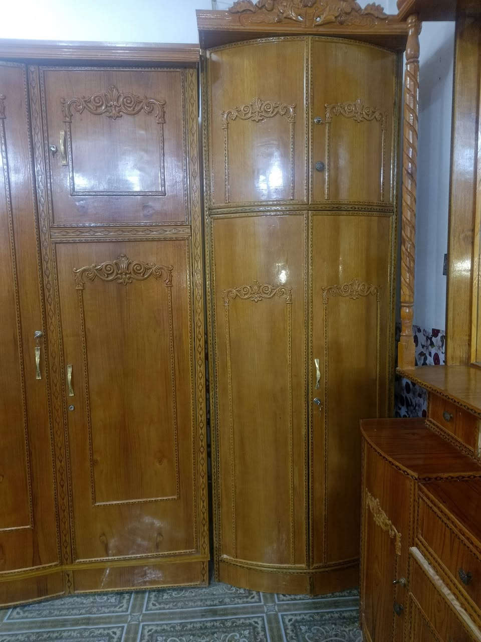 المحموديه حي الجزائر
غرفة مستعملة للبيع  السعر مليون بيهة مجال***********
