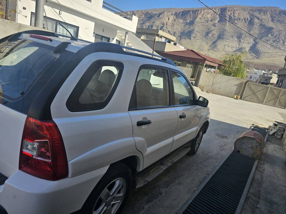 ئةم سيارةية بؤ فرؤشتنة بئ بؤياغ بئ ساردي مؤديلي ٢٠١٠ فول مواسةفات 
زمارةي موبايل 
***********
*********** سوران, أربيل
