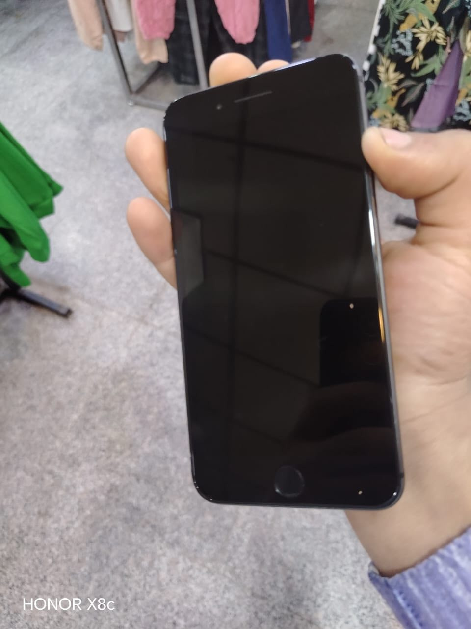 ايفون 8 بلاص
ذاكره 64 …..
الجهاز حيل نضيف لووك ومال جناي بدون اي عيب 
شرط شحن ابد ابد مايصرف بطاريه 100
وكله نضيف سماعات كامرات سيم كارت 
كله لوك …..
السعر 100 وبيها مجال لـ شراي 
لعنوان كركوك طريق بغداد 
***********
