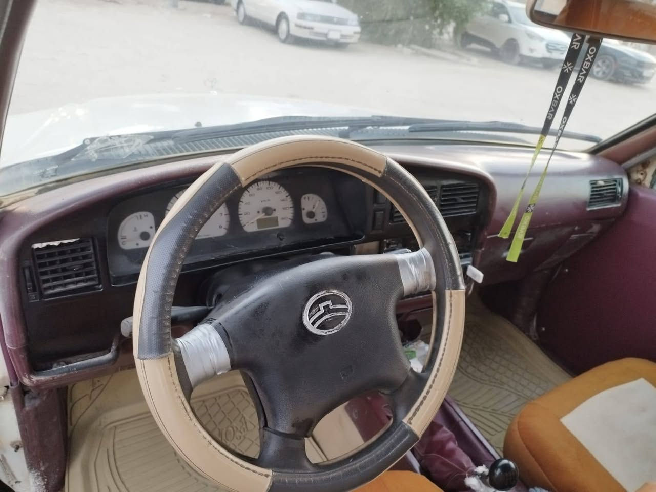 السلام عليكم
بيكم دير موديل ٢٠٠٧ رقم كربلاء الماني 
السياره مصبوغه عام جماليه ومصلحين
اخياس كير ومحرك وحداديه بحاله جيده 
تخم تاير السياره معمره تعمير جيد وجاهزه
السعر ٤٠ والشراي يدلل وإذا اكو مراوس 
بسياره ياباني اراوس ***********
