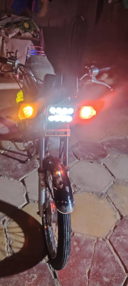 سلام عليكم دراجه ايراني
اوراق اصولي موديل ٢١ ب٦٥٠ وبيه مجال صاحب الدراجه سيدعلي الموسوي  وهذا رقمه ‏‪***********‬‏
