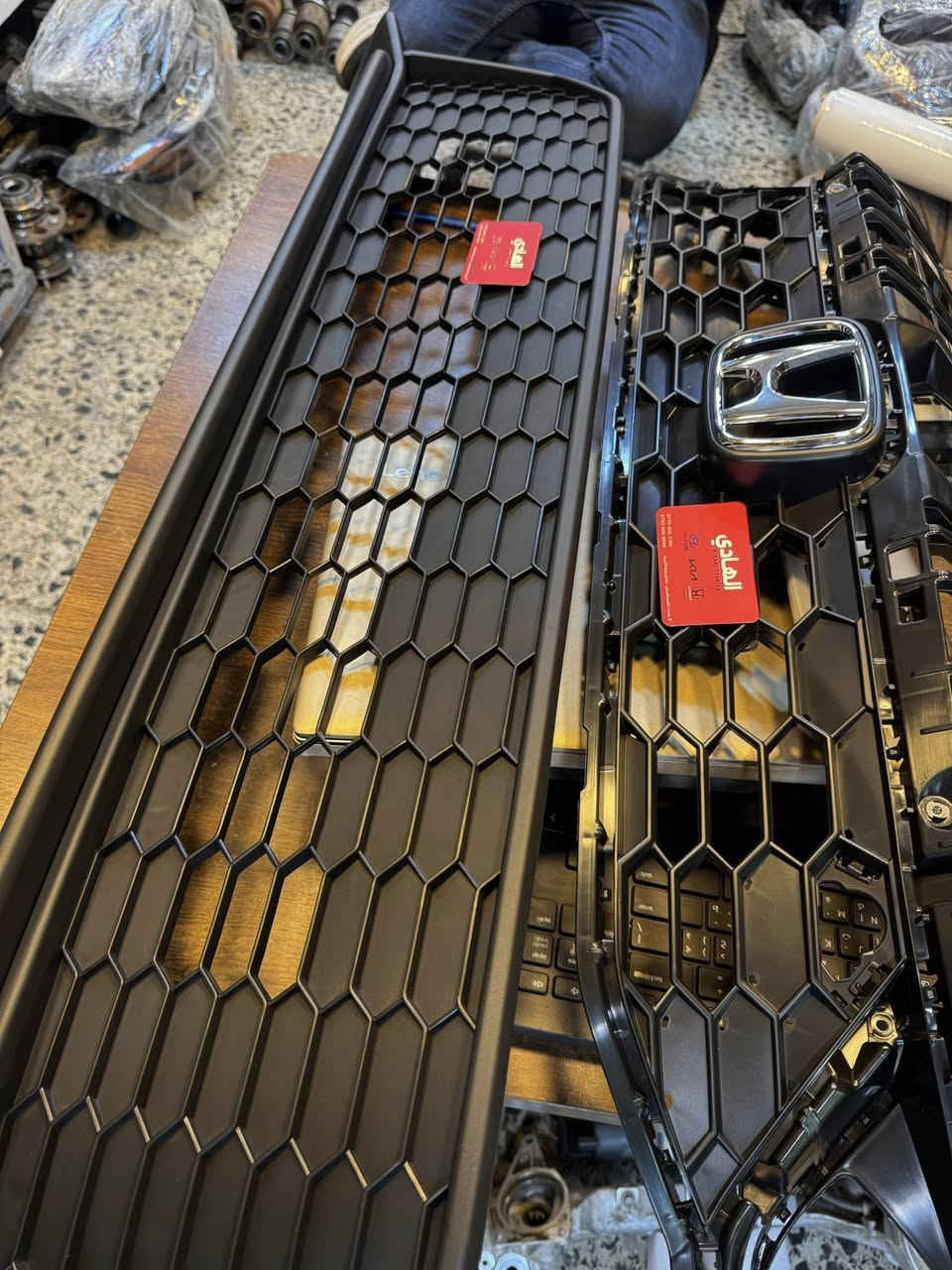 🚗 قطع غيار هوندا الأصلية – جميع الموديلات
(أكورد • سيفيك • CR-V • HR-V • أوديسا • بايلوت)

🔧 نوفر جميع قطع الغيار
• البدي: أبواب، بنيد، دعاميات، رديتر، لايتات، صناديق، كفرات، جامات، بك لايت، درع، ترايش، مطريات
• الصدر: اصطاب، أكسل، شمعات، درايف شفت، دبلات، بولبرن، بريكات
• الكهرباء: حساسات، عقل محرك، ABS، ضفيرة، رادار

✅ جودة عالية – أسعار مناسبة
🚚 شحن لجميع المحافظات

📞 للتواصل:

👤 حسن – مبيعات
‏📲 wa.me/9647810003701
📱 ***********

👤 مصطفى – مبيعات
‏📲 wa.me/9647800580880
📱 ***********

👤 المحاسب / أبو أحمد
‏📲 wa.me/9647881690720
📱 ***********
