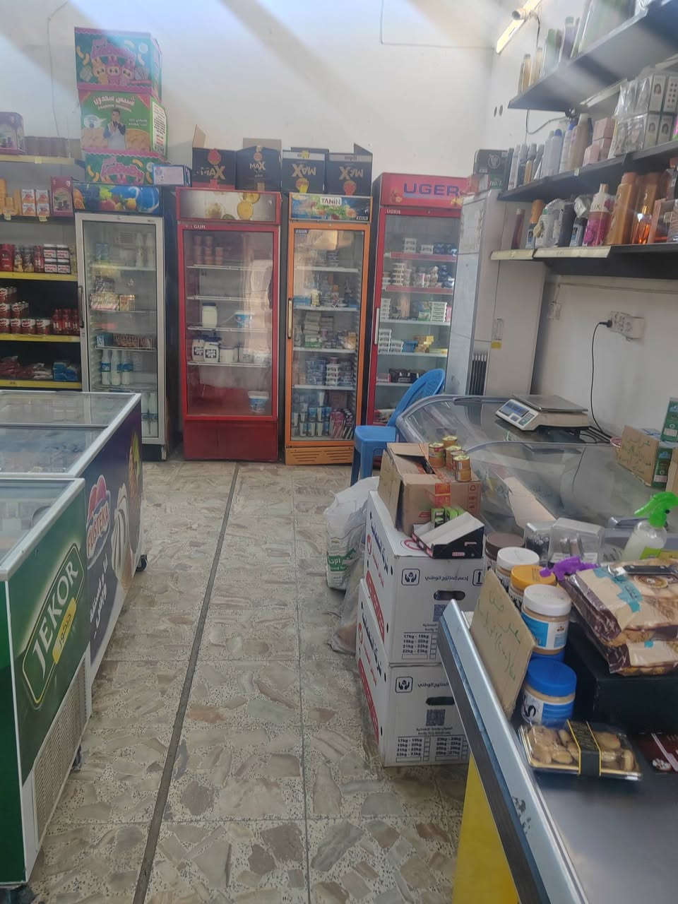 سوبر ماركت للبيع القاهره قريب عل قناة مستعجل عل بيع سبب دوام بيها ١٠ عارضات ثنين شركه وبيها خمس عارضات للشركه الرقم ***********
