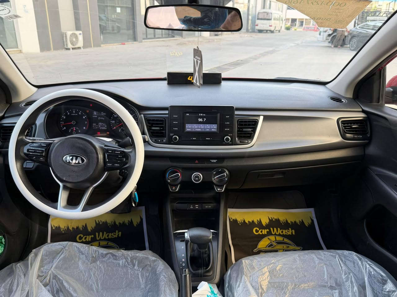 كيا ريو 2018 امريكي مكينه 1600
صبغ ربع البنيد فقط
صور الضرر بالمنشور
سياره جديده ما متعوبه 
رقم نينوى انكليزي بأسمي
هزه جديده ما ساقطه
السعر 107 والشراي يشلع عيوني
مكاني موصل الزهور 
***********
