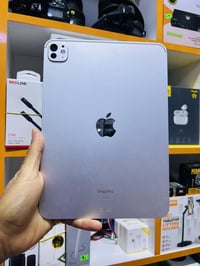 ايباد برو ١١ • M4 • بطارية ٩٦