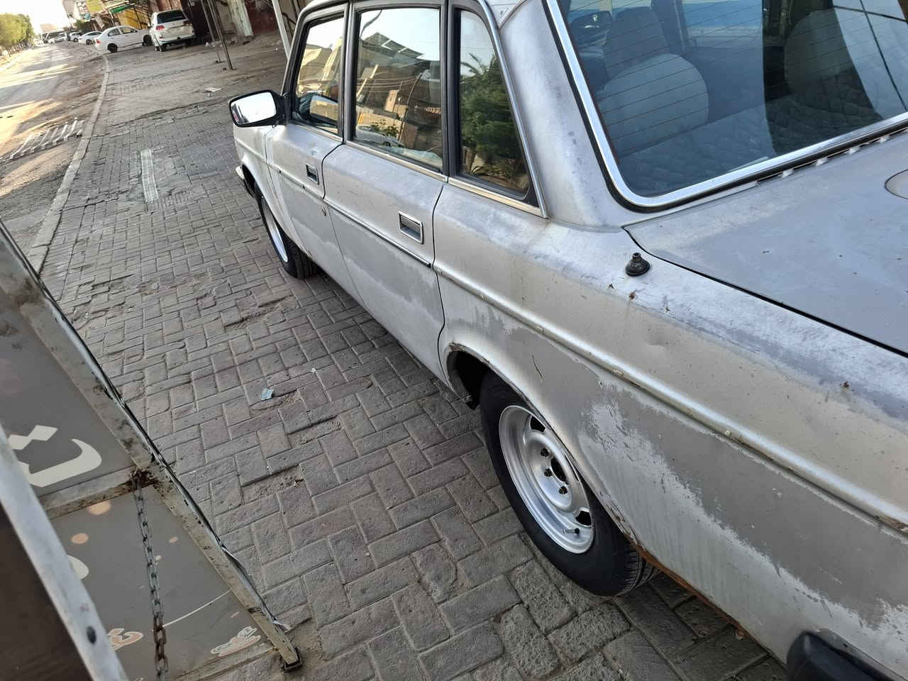 سلام عليكم للبيع
موديل ٨٣ رقم بغداد 

رقم تلفون اتصل ***********
