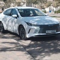 للبيع بي واي دي  مكفوله مديل 2025 السعر 125 ورقه  07711086630