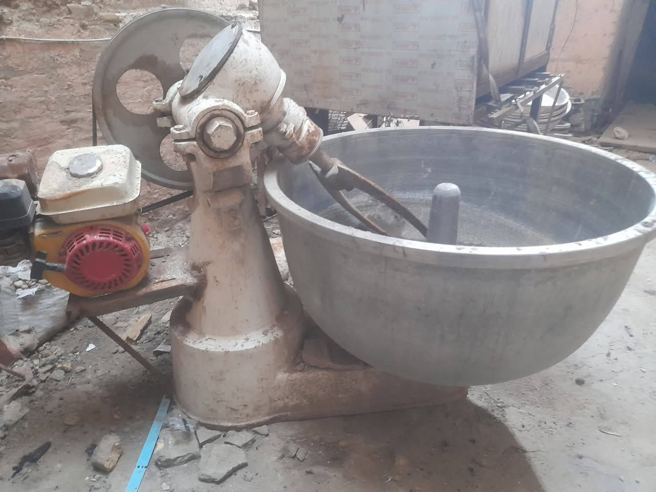 للبيع عجانه سوريه حجم كبير دنبر بسعر مناسب موجوده في الكاظميه ***********
