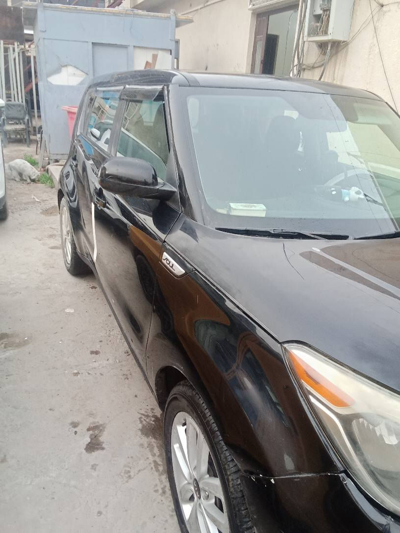 السلام عليكم كيا سول 2017 محرك 1600صبغ بنيد وجاملغ ضربات خفيفه  رقم بغداد بأسم ابنيه مكان السيارة الاسكان السعر 100 وبيه مجال حك الجيه ما بيه سونر وين متريد وديهه تراب نظافه مدينه وكير خير من اللة رقم الهاتف *********** مكلف بالنشر بغداد, العراق
