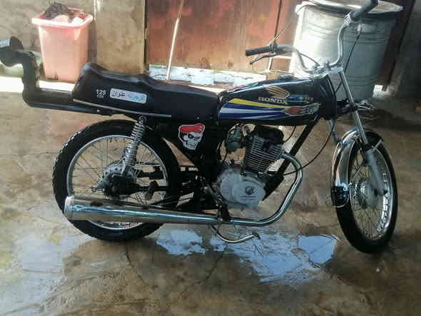 سلام عليكم دراجة رياضية للبيع كلك 👉 دراجه خير من لله فول كشن او تانكي كله جديد دبلات صلنصه جعره سعر 260 ✋👉.      غير متواجد *********** مكاني ابو صيدا
