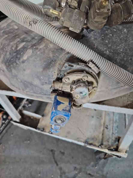 السلام عليكم ورحمت الله وبركاتو
من رخصت صاحب الكروب منضومه غاز ٦ سلندر جدييده هستوني فتحتهة وشغاله ع الفحص وموجود الفديو من فتحت البوري وشلت لغاز عنواني ابوغريب قيم واخذ بليرضي الله وبلعافيه ***********
