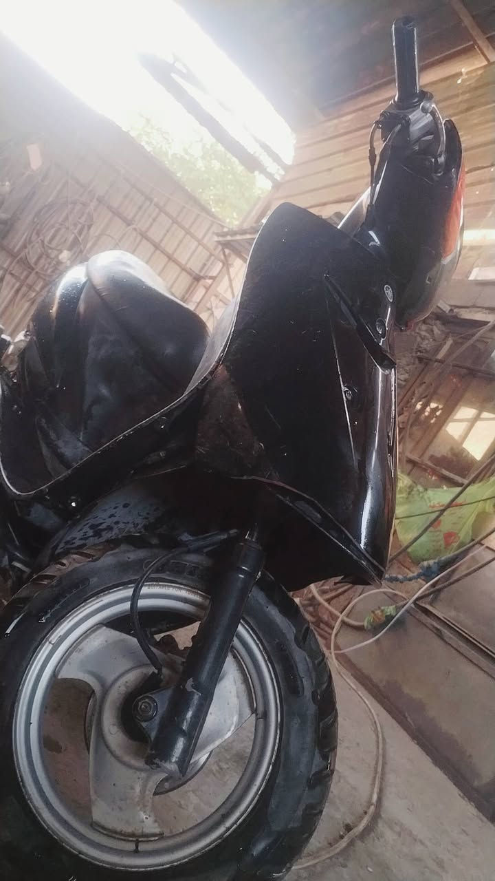 سِلَآمً عٌلَيَکْمً عصفوري للبيع 60 دراجه نقصه بس سلف رادله تصليح سلفه ما يكلف 15الف كهربائات شغاله دراجه نضيفه مكاني بغداد الدوره سعره ميه وخمسن قفل *********** او خاص مفتوح
