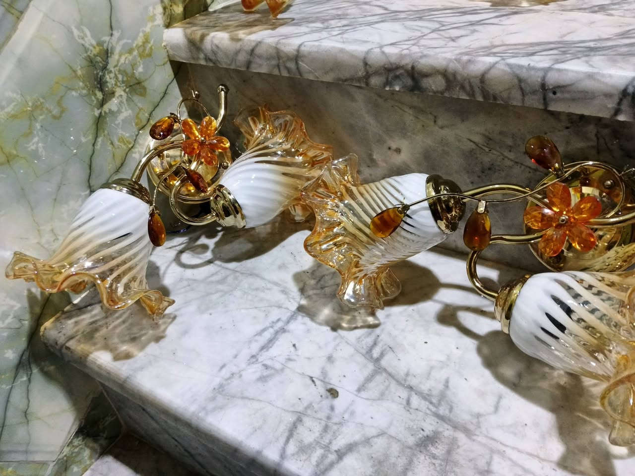 سلام عليكم
ثريات حايط نضيفات وشغالات العدد4
السعر 50


**إذا كنت صاحب هذا الإعلان وتريد حذفه لأي سبب، رجاءا أرسل رسالة إلى الدعم الفني**