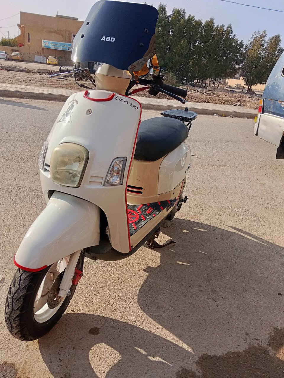 سلام عليكم بوليسي للبيع نضيفة وحلوة جاهزة كل نقص مابيهة سعرهة 600وبيهة مجال كوت ***********
