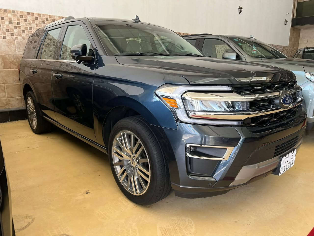 السلام عليكم 🤚🏻
🔸فورد اكسبديشن 2024 

🔵اللون: نيلي او ازرق بي هواي شذرات بالشمس لون والبفيي لون

 (limited) فوووول مواصفات للأخير 🔺

( بانوراما،كامرات 360'، كشنات جلد تدفئة+ تبريد، المقاعد كلهن كهرباء لحد الأخير ، صندوك كهرباء ، دوسات كهرباء، شاشة تيسلا اكبر حجم، كيجات ديجتال، كشافات،ويل 22 بلادي اصلي ، حساسات ورادرات امامي وخلفي وجانبي ، مرايات شفط،خزن ميموري، بصمات ثنين بلاديات،تشغيل عن بعد ….وباقي مواصفات الفورد المعروفه كلش هواي بيها مواصفات)

✔️ماشية: 18 mil على مشيها مال امريكا مماشيه هنا على كد الترقيم 

🔴حادث : صبغ ربع الجاملغ + الداير مال باب خلفي يسار (صدر السيارة + دوسه كلهن راجعات بحالة الوكالة) ايرباك فقط بردة وشرط مرجع اصلي مو مقاومات وتلزيك 😉 

☑️السعر : 45,000$ مرقم بأسمي  ( بيها مجال للشراي) 

📍عنوان السيارة : بغداد

مرقم بغداد بأسمي 

📞استفسار اكثر اتصل وتدلل : ***********
