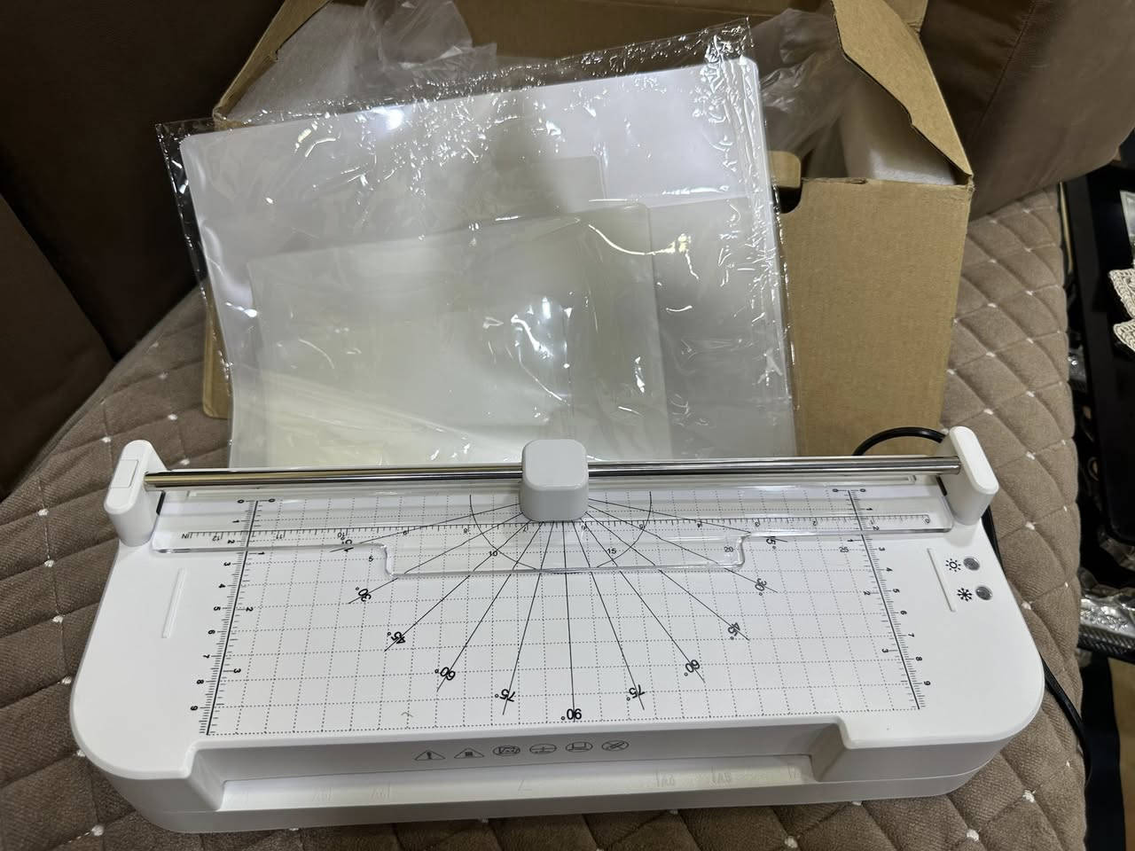 كابسة مستمسكات حرارية نظامين تبريد وتسخين مع جلاد حراري مختلف الاحجام 
السعر 25 واصل


**إذا كنت صاحب هذا الإعلان وتريد حذفه لأي سبب، رجاءا أرسل رسالة إلى الدعم الفني**