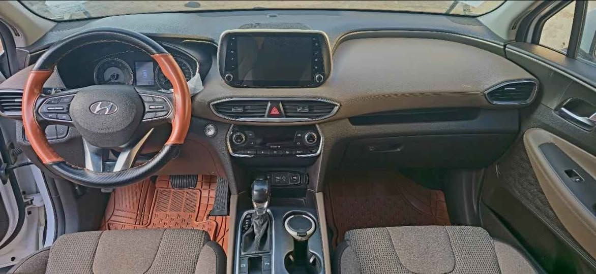 للبيع سنتافي 2019 خليجي
محرك 6v  سلندر 3500
كفاله عامه السياره 7راكب
سياره رقم بصره شرط التحويل
فول مواصفات ماعدا البانوراما
تشغيل بصمه
شاشه 
الجنطه فتح كهربائي
تحكم كشنات كهربائي
ثلاث قطع تبريد
كامرة دواره   (مع نظام تشغيل الكامره عند سير المركبة للمراقبه ) 
نضام ترحيب
حساسات
٤ انظمة قيادة مع نظام smart  
شاحن واير ليس  مع ٤ منافذ usb 
اشاير بالمري مع نظام ترحيب مجرد متقترب من السيارة
السياره ماشيه 160 الف كم 
السعر 215
 مكان السياره البصره
الاتصال *********** الزبير, البصرة
