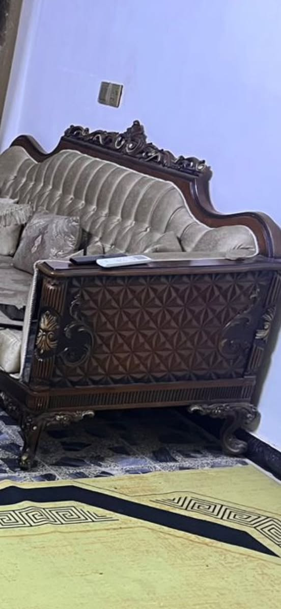 السلام عليكم
تخم قنفات تركي ١٠ مقاعد نظيف جدا 
السعر ١٥٠٠٠٠٠
مليون ونص 
بغداد حي اور (***********)
