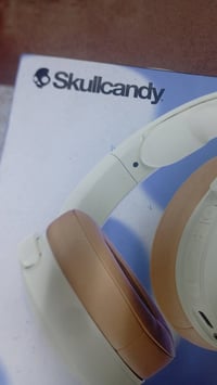 سماعة Skullcandy • جديدة • خدش بسيط