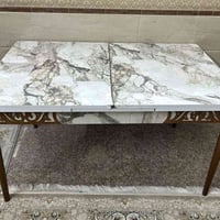 ميز طعام قابل للتكبر وتصغير مع ٦كراسي السعر ٢٠٠ الف للاستفسار  0782260...